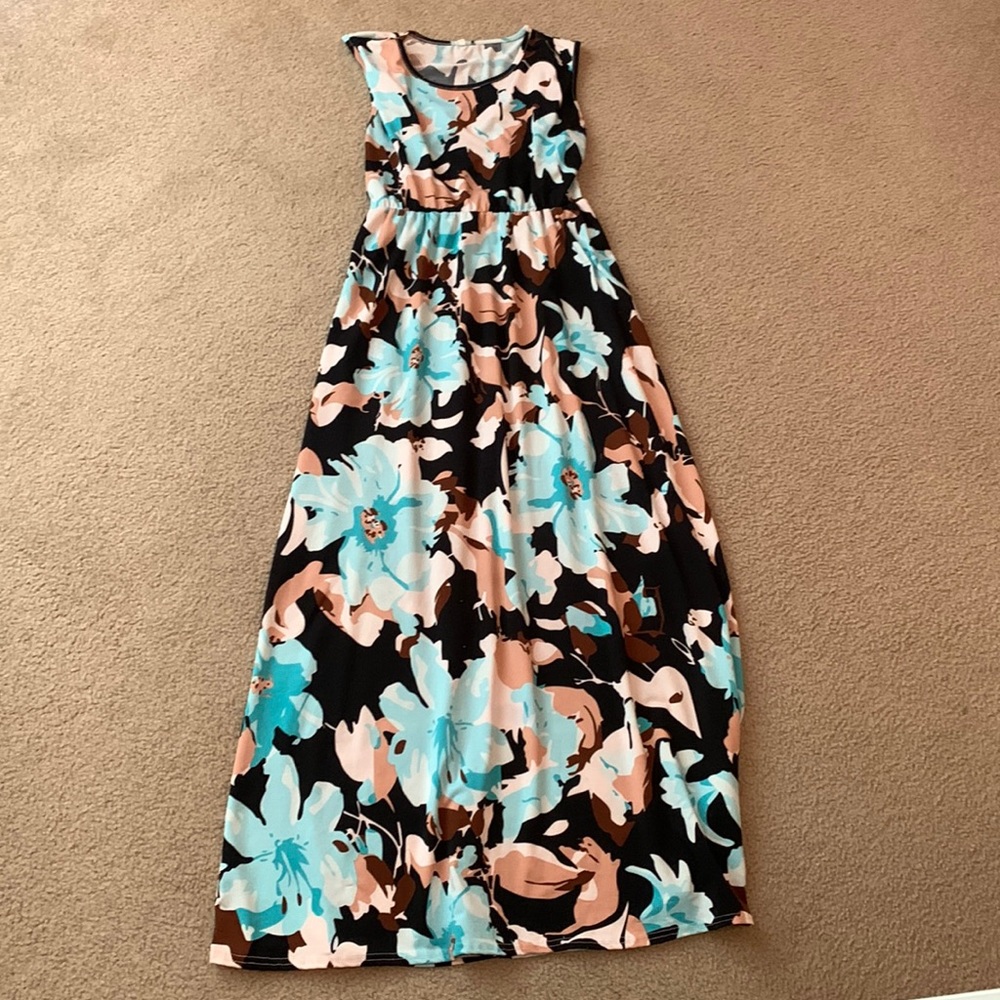 Stretch material. Size XL. FLORAL DRESS